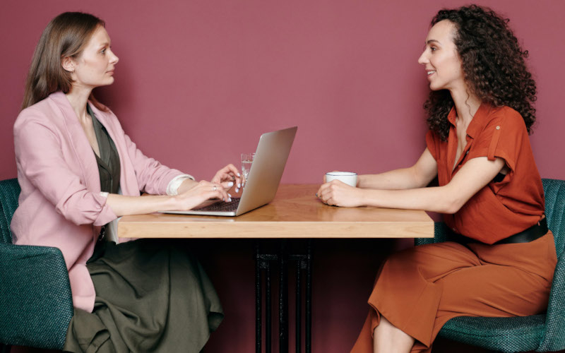 Intelligente Rückfragen – Pluspunkte für Bewerber